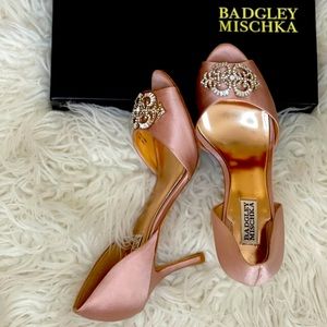 Badgley Mischa pink blush satin heels